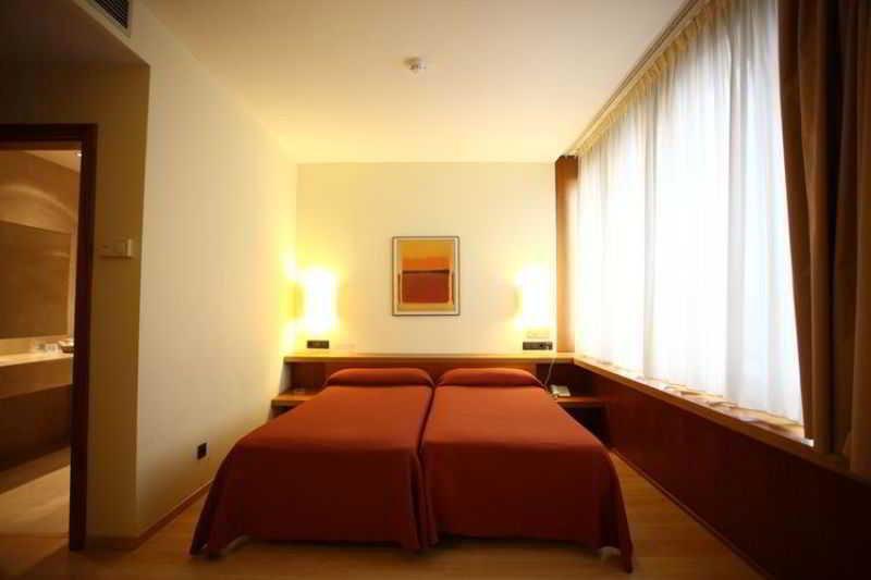 Duque De Wellington Hotel Vitoria-Gasteiz Ngoại thất bức ảnh