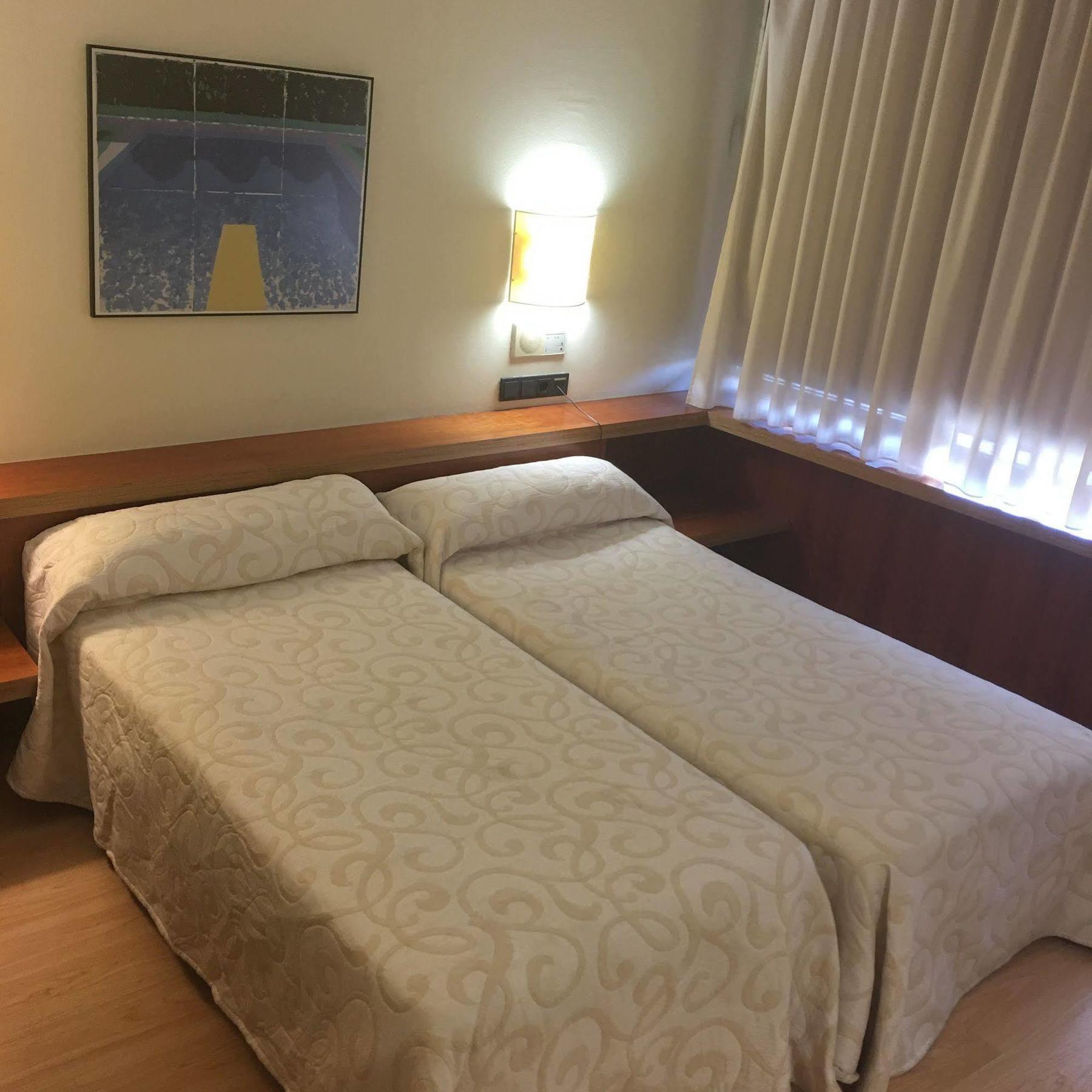 Duque De Wellington Hotel Vitoria-Gasteiz Ngoại thất bức ảnh