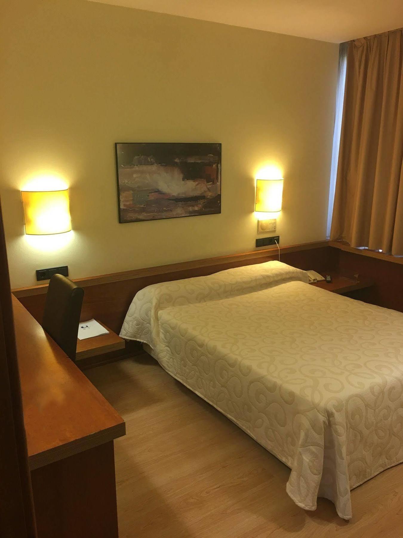 Duque De Wellington Hotel Vitoria-Gasteiz Ngoại thất bức ảnh